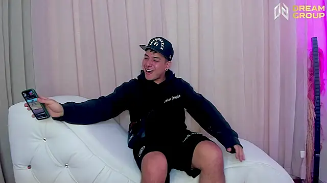 Yourslust  online show from 26, 4, 2026