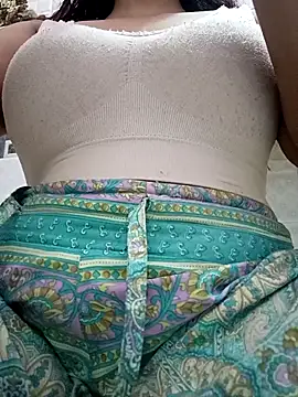 cute-mahek online show from 4, 10, 2025