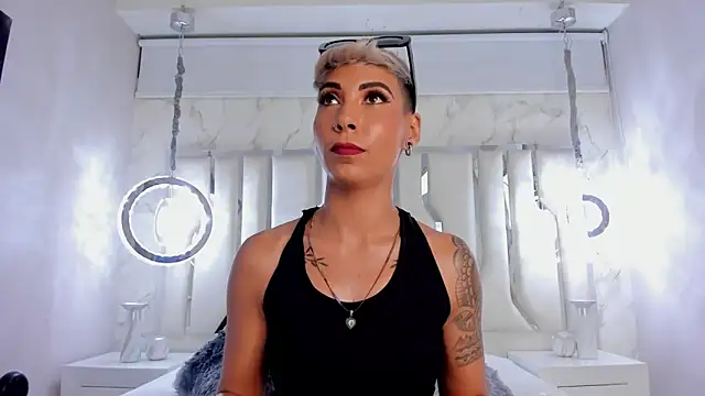 MiaMorgan  online show from 8, 3, 2025