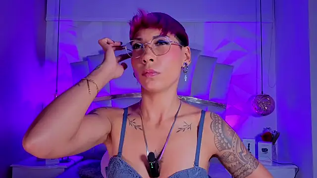 MiaMorgan  online show from 15, 9, 2025