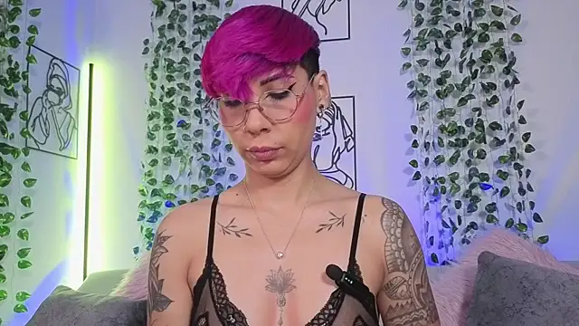 MiaMorgan  online show from 23, 4, 2026