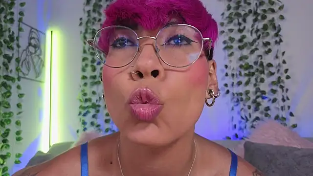 MiaMorgan  online show from 28, 4, 2026