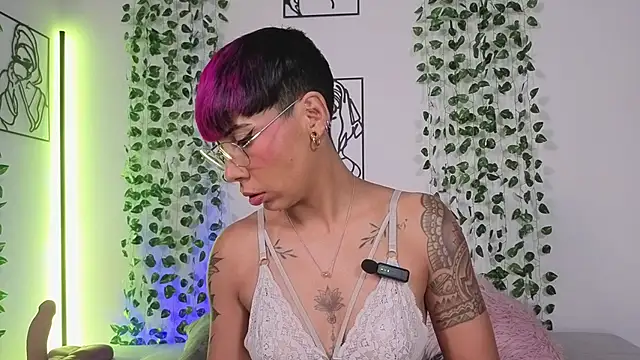 MiaMorgan  online show from 15, 5, 2026