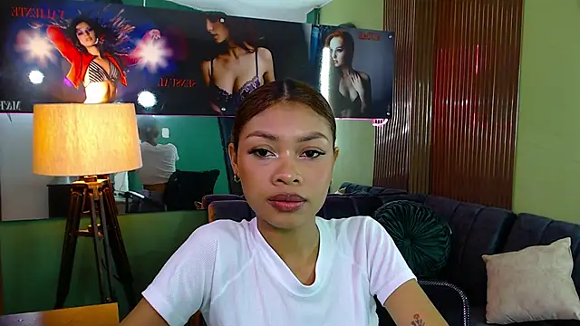 Snapshot of Perla_prg chatting on 4, 3, 2025 Perla prg online show from 4, 3, 2025