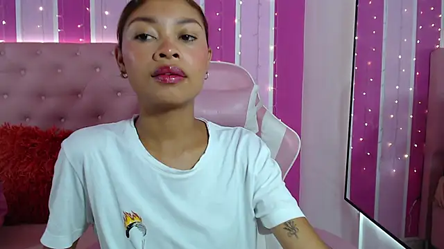 Snapshot of Perla_prg chatting on 15, 3, 2025 Perla prg online show from 15, 3, 2025