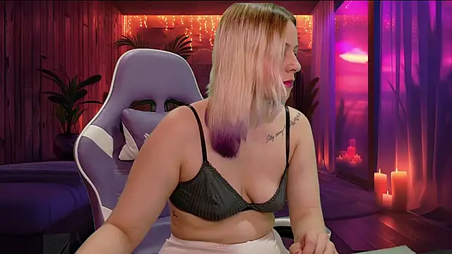 Snapshot of Dolce--Mia---Bianchi__07 chatting on 9, 1, 2025 Dolce--Mia---Bianchi 07 online show from 9, 1, 2025