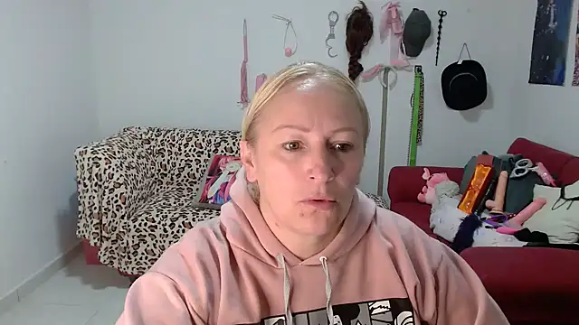 emperabigbootybigass online show from 16, 4, 2026