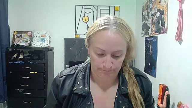 Snapshot of emperabigbootybigass chatting on 28, 4, 2026 emperabigbootybigass online show from 28, 4, 2026