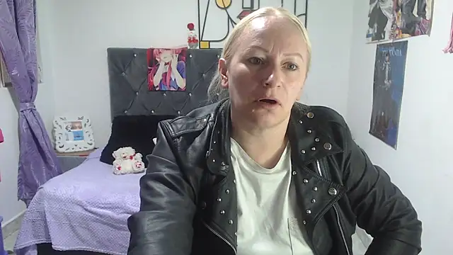 Snapshot of emperabigbootybigass chatting on 4, 6, 2026 emperabigbootybigass online show from 4, 6, 2026