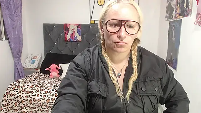emperabigbootybigass online show from 22, 7, 2026