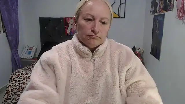 emperabigbootybigass online show from 27, 7, 2026
