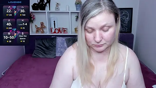 AnnaXCherri online show from 25, 11, 2025