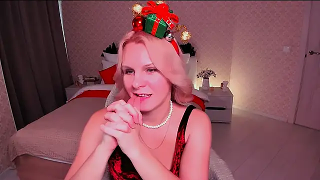 Snapshot of Louisa_Bay chatting on 28, 12, 2024 Louisa Bay online show from 28, 12, 2024