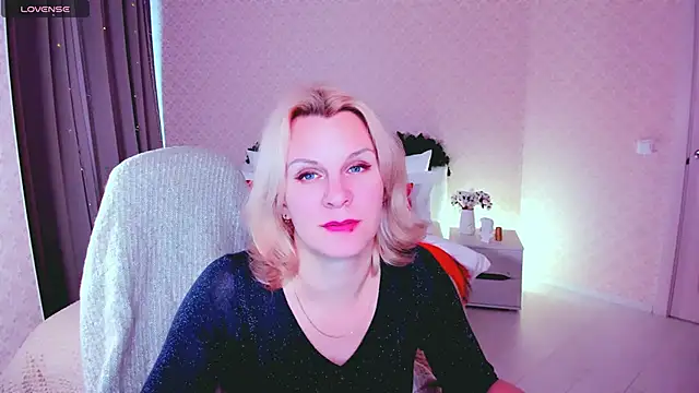 Snapshot of Louisa_Bay chatting on 22, 1, 2025 Louisa Bay online show from 22, 1, 2025