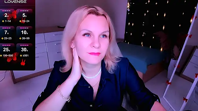 Snapshot of Louisa_Bay chatting on 25, 1, 2025 Louisa Bay online show from 25, 1, 2025