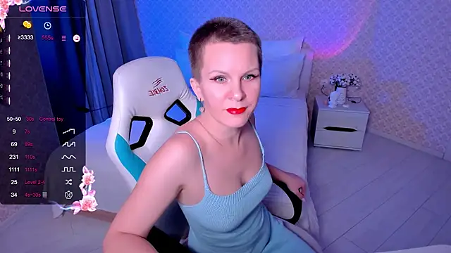 Snapshot of Louisa_Bay chatting on 28, 11, 2025 Louisa Bay online show from 28, 11, 2025