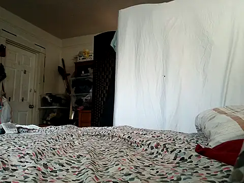 Snapshot of DevinToore chatting on 10, 10, 2025 DevinToore online show from 10, 10, 2025