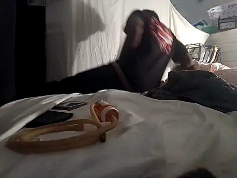 Snapshot of DevinToore chatting on 18, 10, 2025 DevinToore online show from 18, 10, 2025