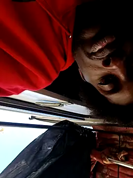 Snapshot of DevinToore chatting on 29, 10, 2025 DevinToore online show from 29, 10, 2025