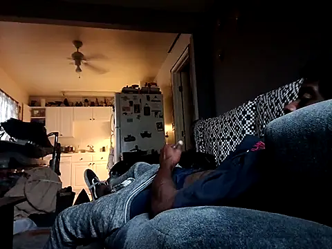 Snapshot of DevinToore chatting on 5, 11, 2025 DevinToore online show from 5, 11, 2025