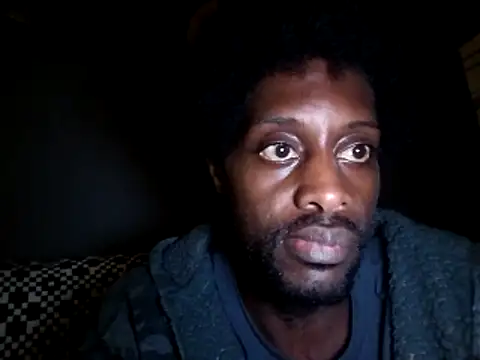 Snapshot of DevinToore chatting on 10, 11, 2025 DevinToore online show from 10, 11, 2025