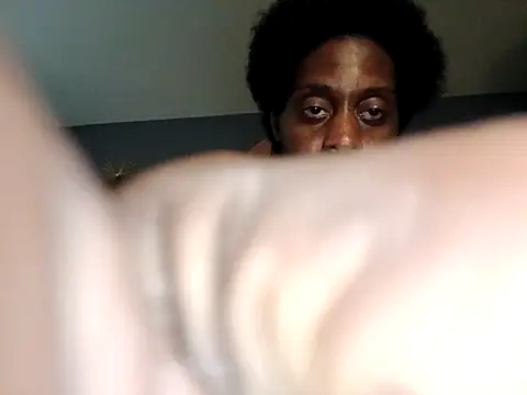 Snapshot of DevinToore chatting on 21, 11, 2025 DevinToore online show from 21, 11, 2025