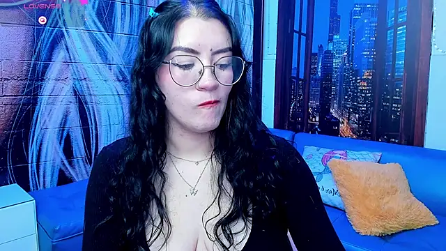 Violetaa diazz online show from 2, 2, 2025