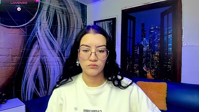 Violetaa diazz online show from 15, 2, 2025