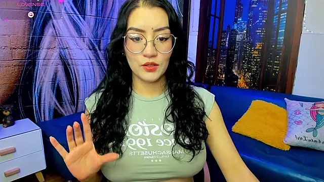 Violetaa diazz online show from 6, 3, 2025