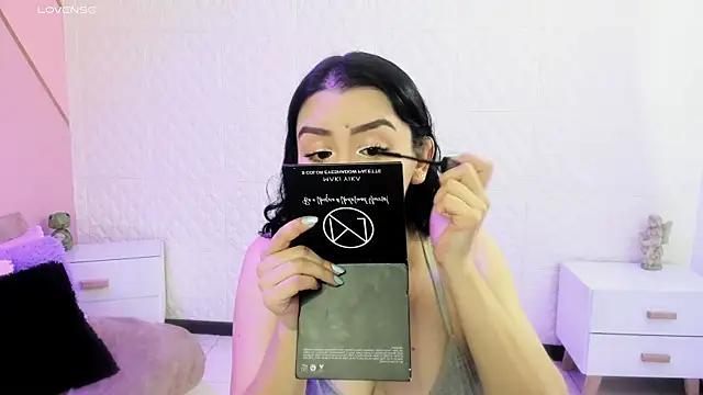 Violetaa diazz online show from 9, 2, 2026