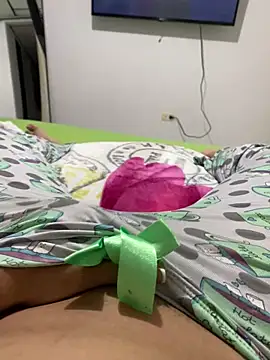 Snapshot of ANYLU19 chatting on 6, 11, 2025 ANYLU19 online show from 6, 11, 2025