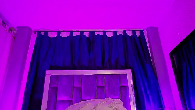 Mia Oxford online show from 18, 1, 2026