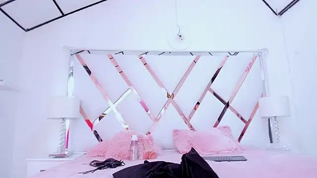 naughty  sara online show from 8, 2, 2025