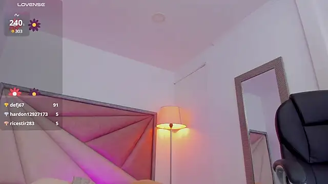 Snapshot of GiaFu chatting on 8, 2, 2025 GiaFu online show from 8, 2, 2025