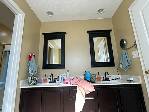 Maxinebabyyy online show from 28, 1, 2025