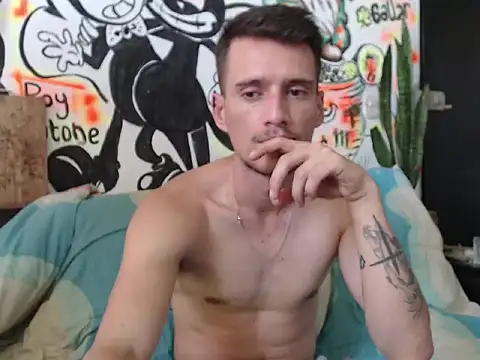 roystonee01 online show from 14, 9, 2025