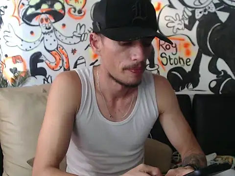 roystonee01 online show from 6, 10, 2025