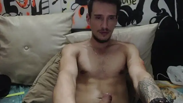 roystonee01 online show from 18, 10, 2025