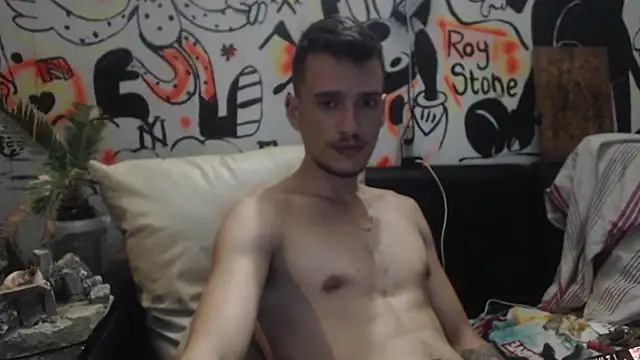 roystonee01 online show from 8, 11, 2025