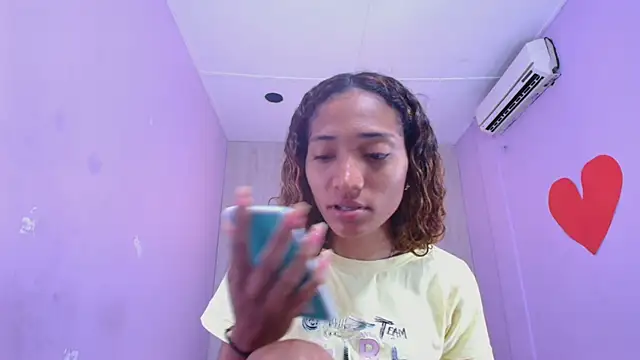 Snapshot of Charlotte_Love10 chatting on 18, 3, 2025 Charlotte Love10 online show from 18, 3, 2025