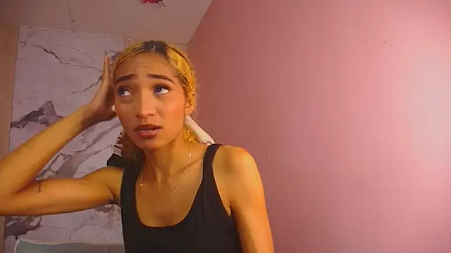 Snapshot of Charlotte_Love10 chatting on 18, 10, 2025 Charlotte Love10 online show from 18, 10, 2025