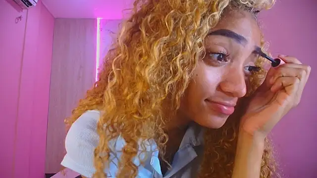 Snapshot of Charlotte_Love10 chatting on 25, 10, 2025 Charlotte Love10 online show from 25, 10, 2025