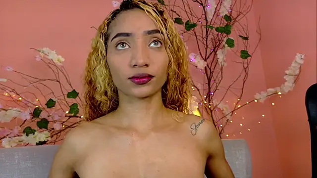 Snapshot of Charlotte_Love10 chatting on 8, 11, 2025 Charlotte Love10 online show from 8, 11, 2025