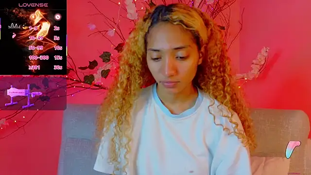 Snapshot of Charlotte_Love10 chatting on 12, 11, 2025 Charlotte Love10 online show from 12, 11, 2025