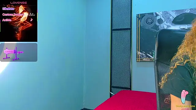 Snapshot of Charlotte_Love10 chatting on 15, 11, 2025 Charlotte Love10 online show from 15, 11, 2025