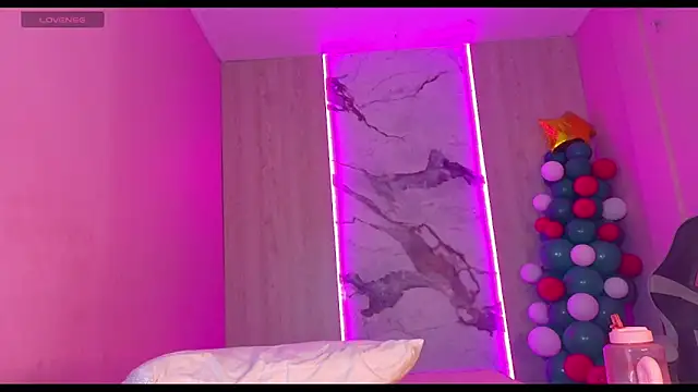 Snapshot of Charlotte_Love10 chatting on 14, 12, 2025 Charlotte Love10 online show from 14, 12, 2025