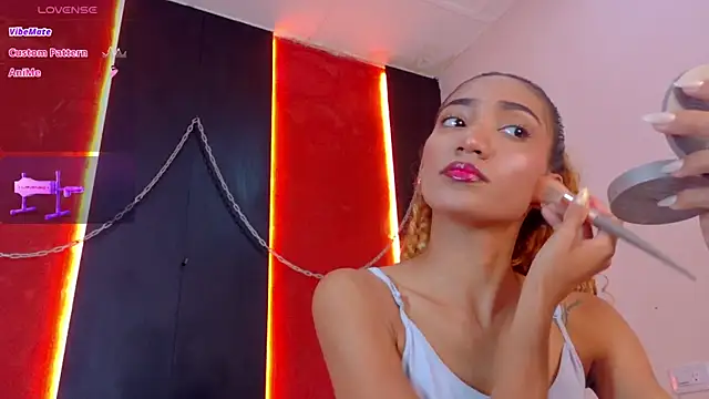 Snapshot of Charlotte_Love10 chatting on 4, 2, 2026 Charlotte Love10 online show from 4, 2, 2026