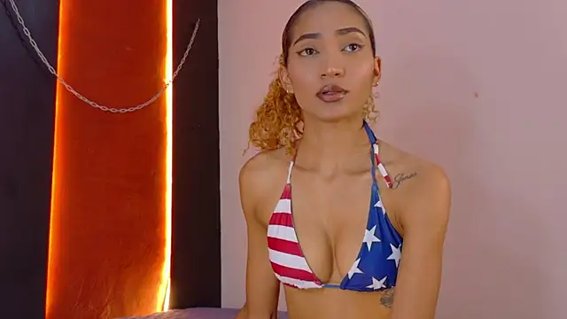 Snapshot of Charlotte_Love10 chatting on 8, 2, 2026 Charlotte Love10 online show from 8, 2, 2026