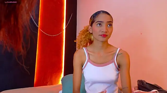 Snapshot of Charlotte_Love10 chatting on 11, 2, 2026 Charlotte Love10 online show from 11, 2, 2026