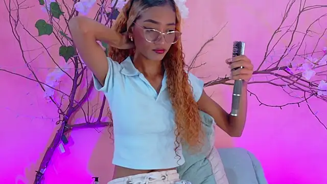 Snapshot of Charlotte_Love10 chatting on 12, 3, 2026 Charlotte Love10 online show from 12, 3, 2026